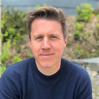 Dr Mike Sunderland